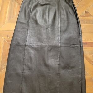 Elegant Black Leather Skirt